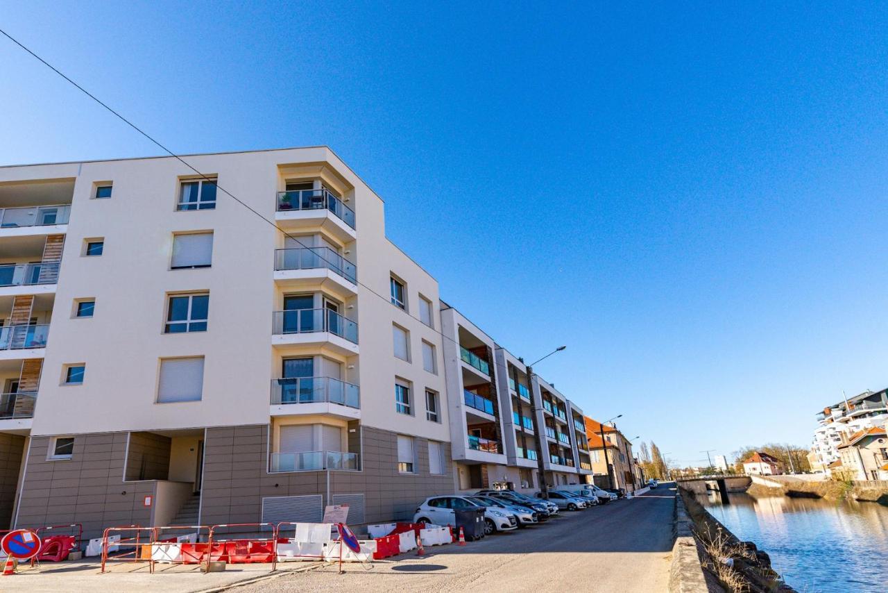 Apartamento Au 4 Le Long Du Canal Avec Parking Dijon Exterior foto